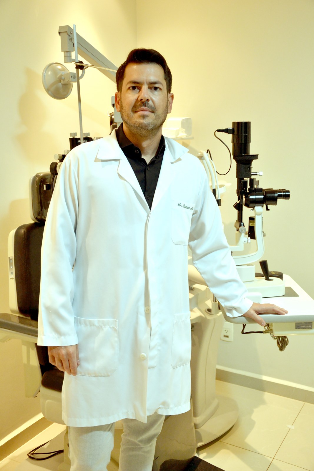 Dr. Raphael Moura